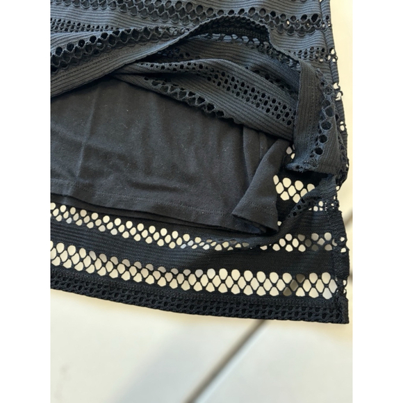 Vince Camuto Women’s Medium Black Cold Shoulder Peasant Tunic Top • Eyelet Lace - Picture 10 of 11